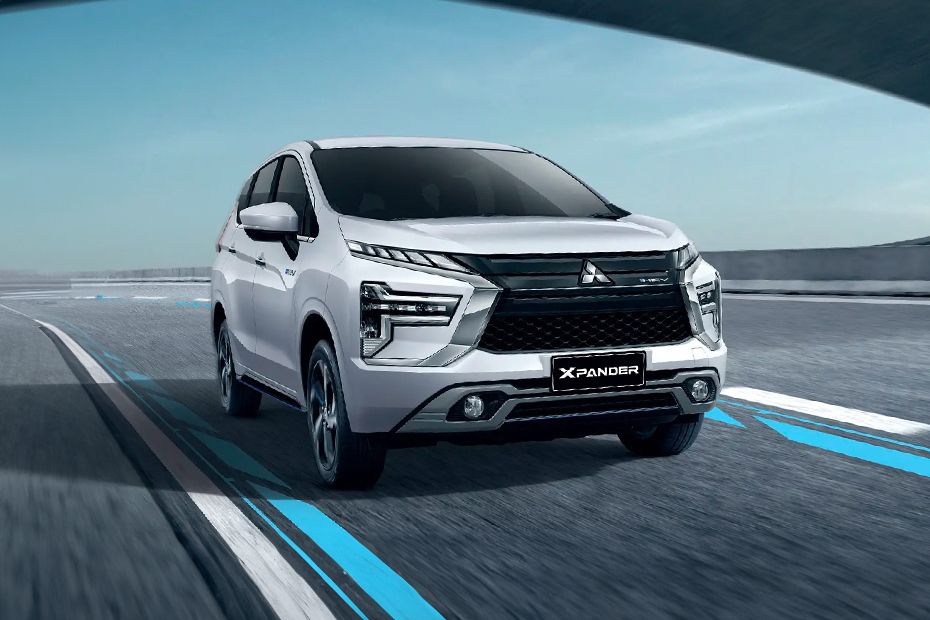 Mitsubishi Xpander Hybrid Front Medium View