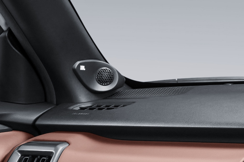Speakers View of Toyota Urban Cruiser